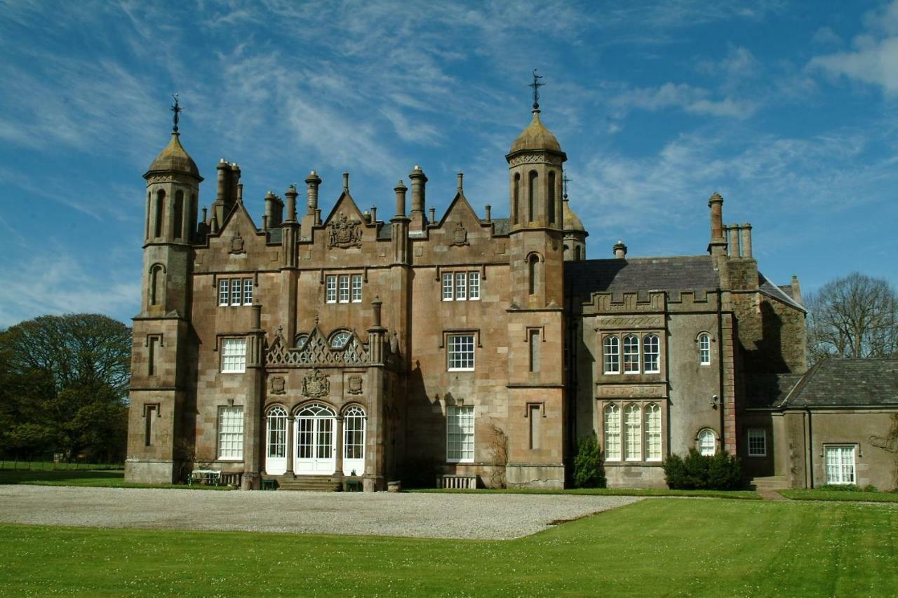 Glenarm Castle Ocean View Pods Hotel Bagian luar foto